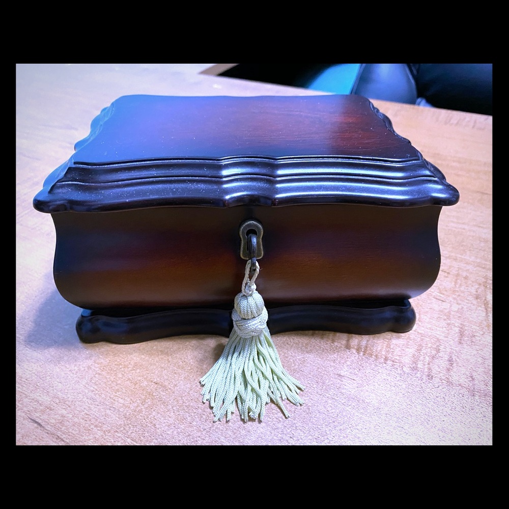 Bombay Jewellery Box